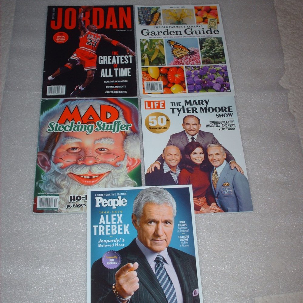 Lot of 5 collectible Pop Culture magazines